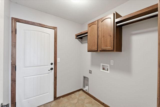 2739 N Woodridge Ct, Wichita, KS 67226