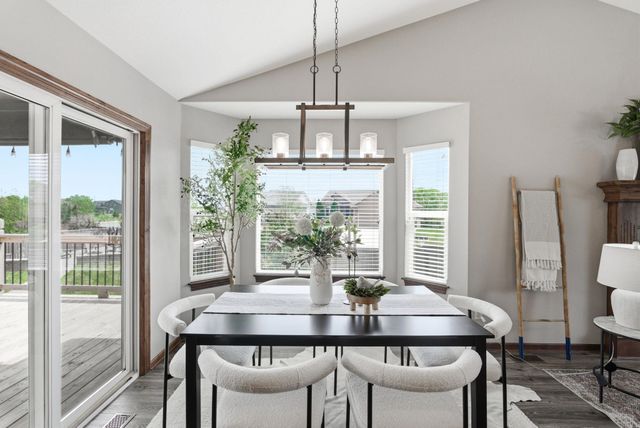 2739 N Woodridge Ct, Wichita, KS 67226