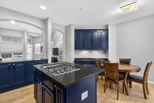 1034 Orchard Pond Court, Lake Zurich, IL 60047