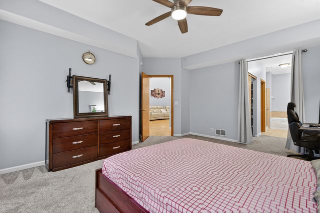 1034 Orchard Pond Court, Lake Zurich, IL 60047