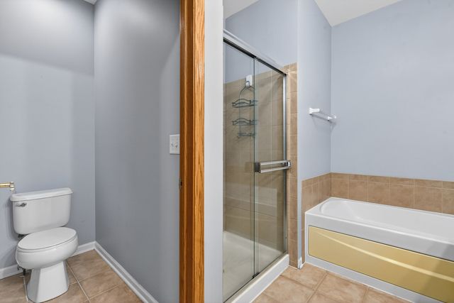 1034 Orchard Pond Court, Lake Zurich, IL 60047