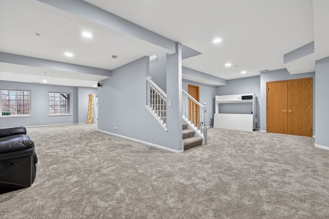 1034 Orchard Pond Court, Lake Zurich, IL 60047