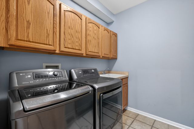 1034 Orchard Pond Court, Lake Zurich, IL 60047