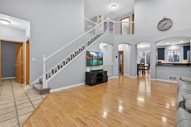 1034 Orchard Pond Court, Lake Zurich, IL 60047