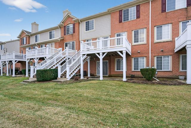 1034 Orchard Pond Court, Lake Zurich, IL 60047