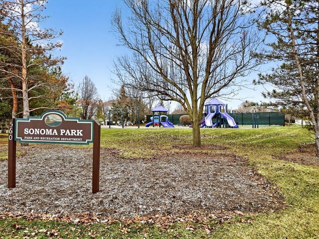 1034 Orchard Pond Court, Lake Zurich, IL 60047