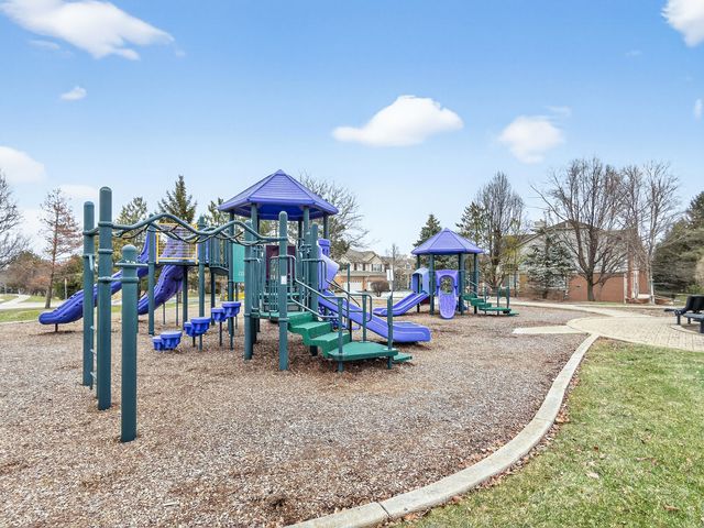 1034 Orchard Pond Court, Lake Zurich, IL 60047