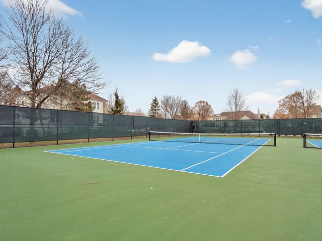 1034 Orchard Pond Court, Lake Zurich, IL 60047