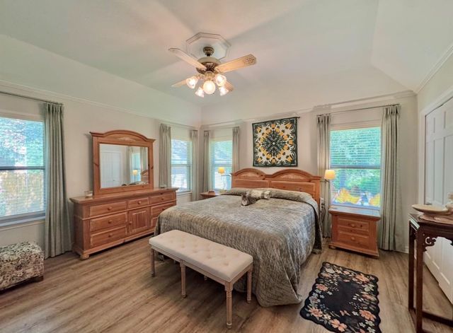 203 E 11th ST, Elgin, TX 78621