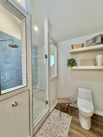 203 E 11th ST, Elgin, TX 78621