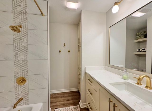 203 E 11th ST, Elgin, TX 78621
