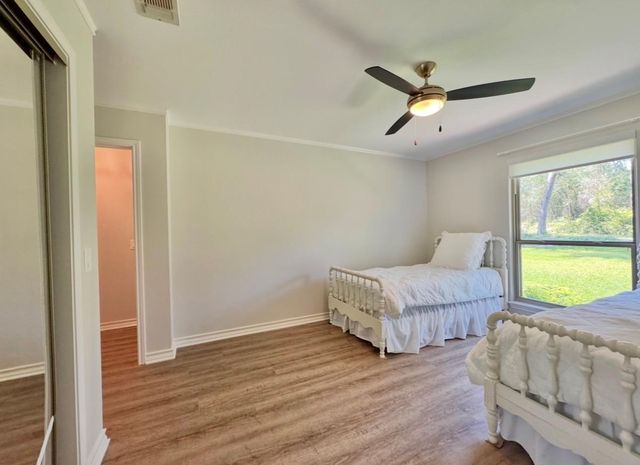 203 E 11th ST, Elgin, TX 78621