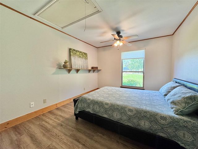 203 E 11th ST, Elgin, TX 78621