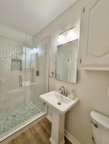 203 E 11th ST, Elgin, TX 78621