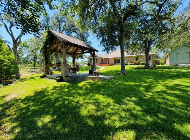 203 E 11th ST, Elgin, TX 78621