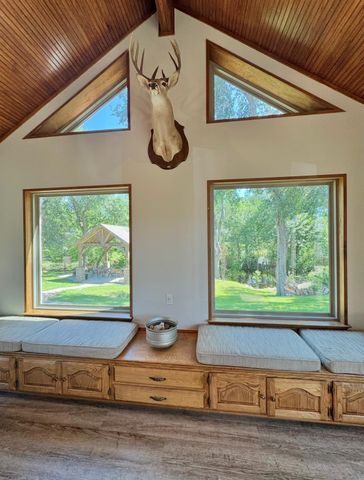 203 E 11th ST, Elgin, TX 78621