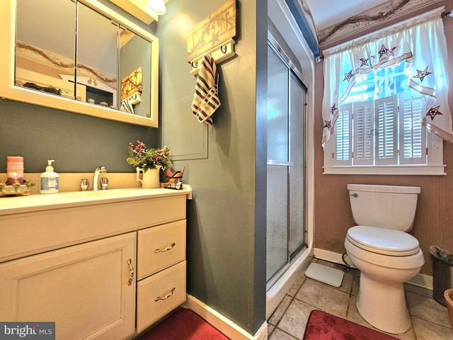 243 LINDEN LN, Riegelsville, PA 18077