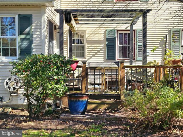 243 LINDEN LN, Riegelsville, PA 18077