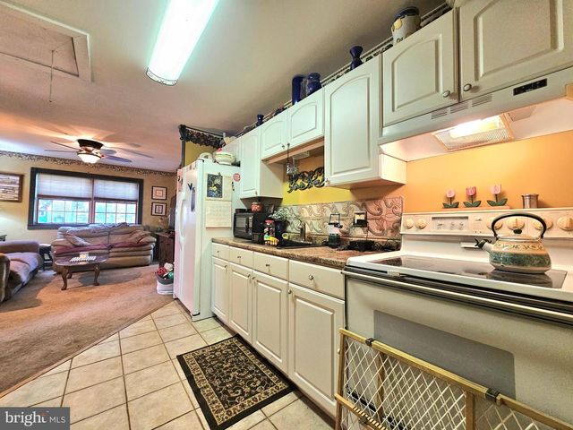243 LINDEN LN, Riegelsville, PA 18077