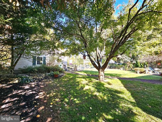 243 LINDEN LN, Riegelsville, PA 18077