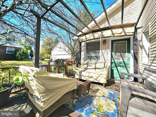 243 LINDEN LN, Riegelsville, PA 18077