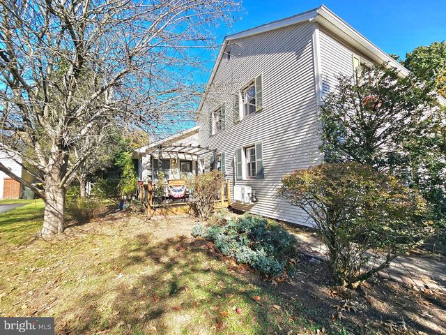 243 LINDEN LN, Riegelsville, PA 18077