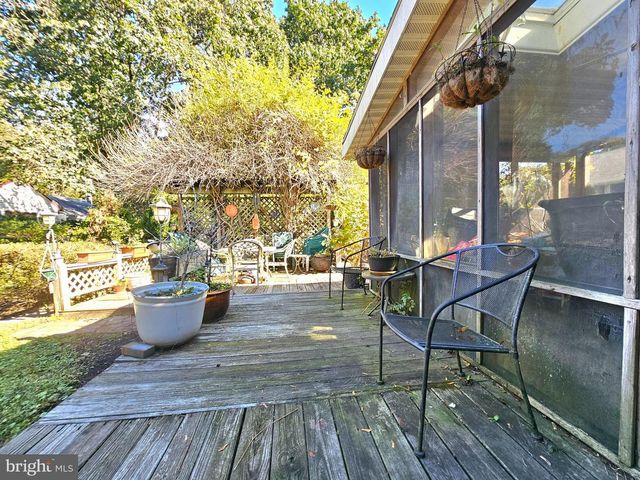 243 LINDEN LN, Riegelsville, PA 18077