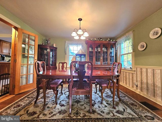 243 LINDEN LN, Riegelsville, PA 18077