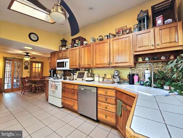 243 LINDEN LN, Riegelsville, PA 18077