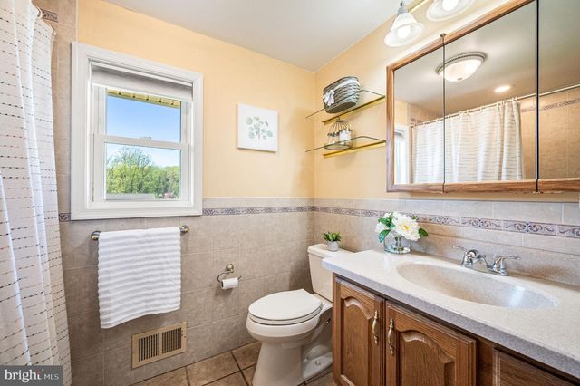 5 JACQUELINE DR, West Chester, PA 19382