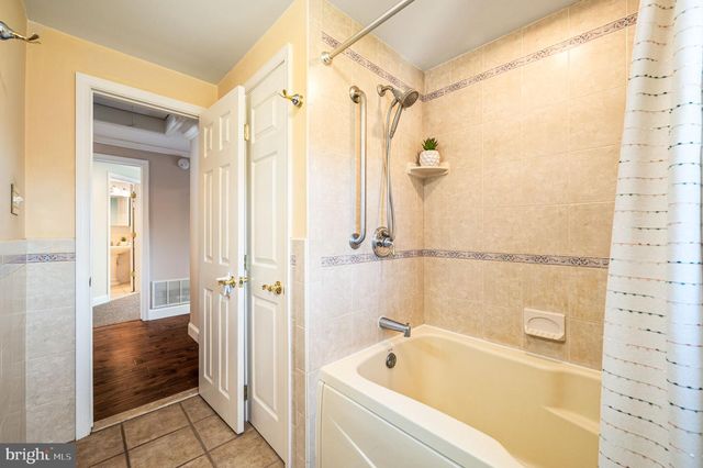 5 JACQUELINE DR, West Chester, PA 19382