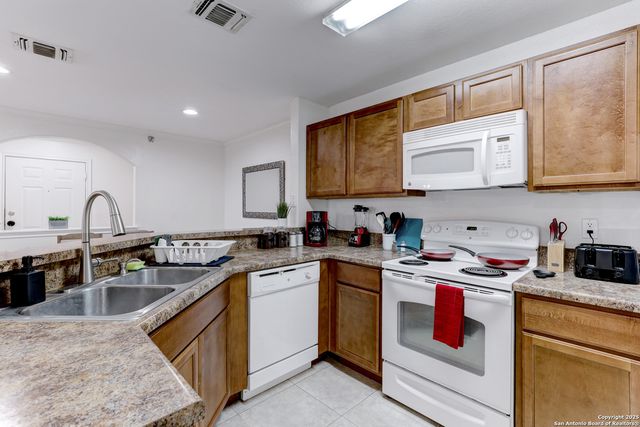 7323 Snowden Rd Apt 3302, San Antonio, TX 78240