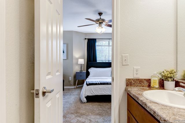 7323 Snowden Rd Apt 3302, San Antonio, TX 78240