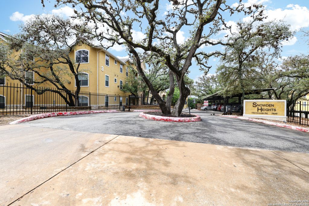 7323 Snowden Rd Apt 3302, San Antonio, TX 78240
