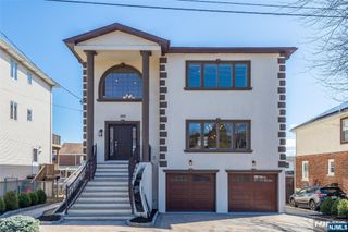 388 Adolphus Avenue, Cliffside Park, NJ 07010