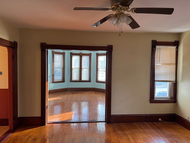 93 Cross St, Gardner, MA 01440