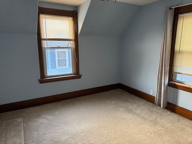 93 Cross St, Gardner, MA 01440