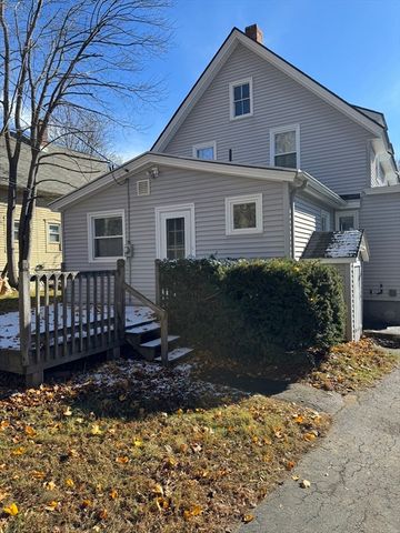 93 Cross St, Gardner, MA 01440