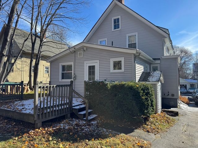 93 Cross St, Gardner, MA 01440