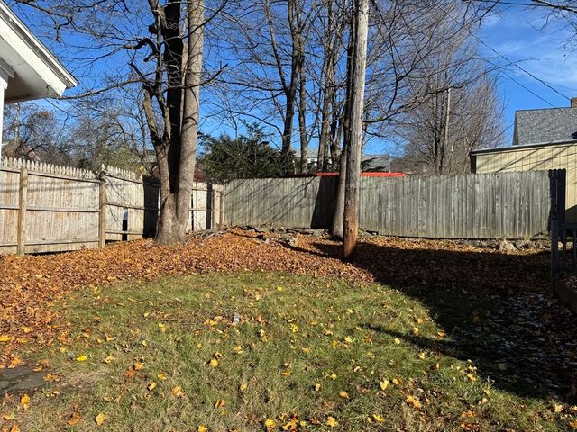 93 Cross St, Gardner, MA 01440