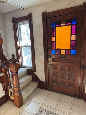 93 Cross St, Gardner, MA 01440