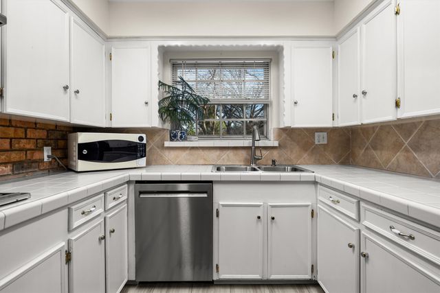 9551 E Lake Highlands Drive, Dallas, TX 75218