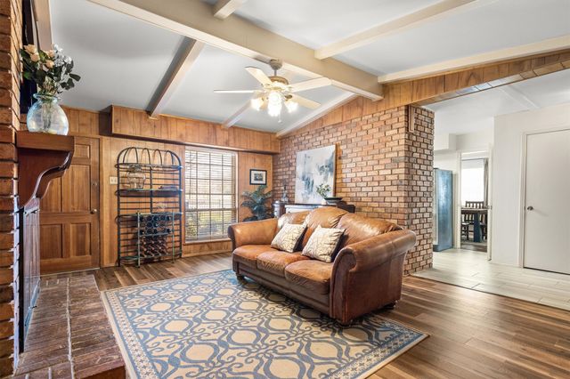 9551 E Lake Highlands Drive, Dallas, TX 75218