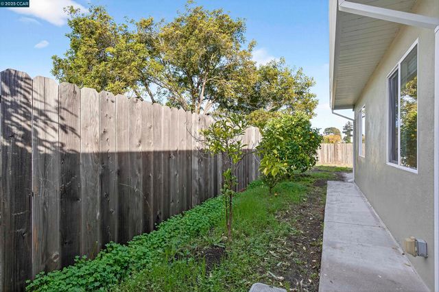 239 Jennifer Dr, San Pablo, CA 94806