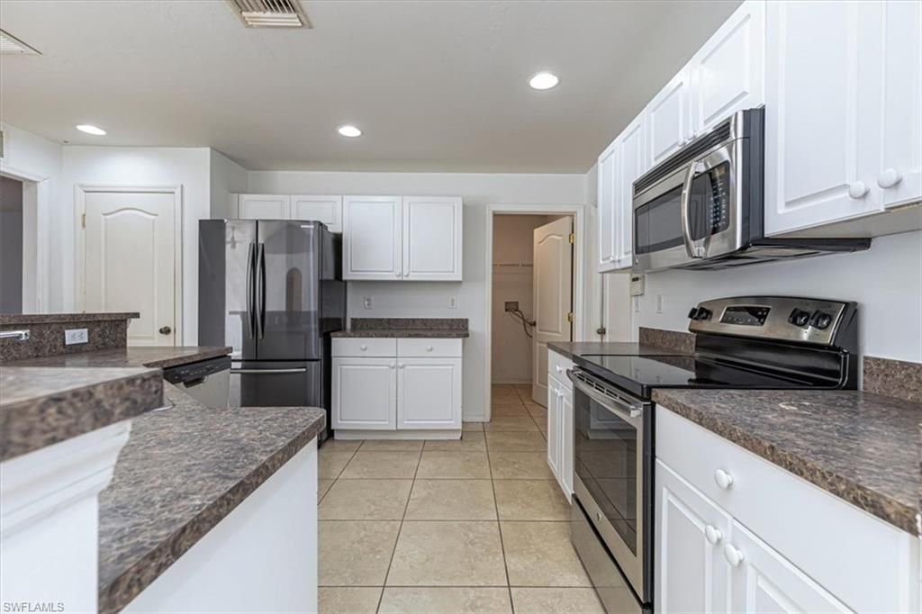 2814 Cerito AVE N, LEHIGH ACRES, FL 33971 — photo 3