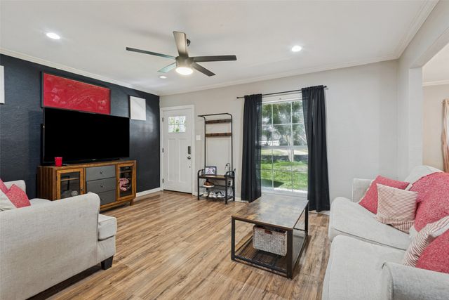 112 Avenue B, Seagoville, TX 75159