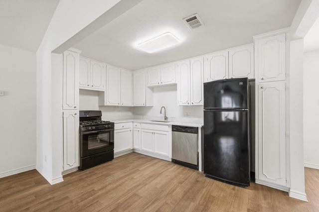 406 N Burdette Avenue, Sherman, TX 75090
