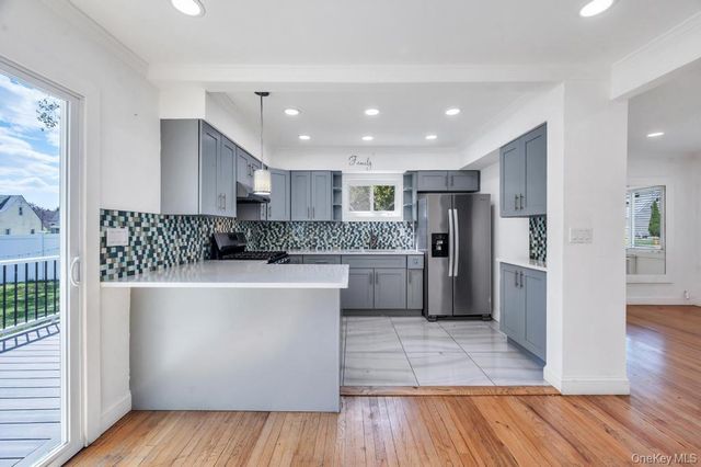 543 Coolidge Avenue, Rockville Centre, NY 11570