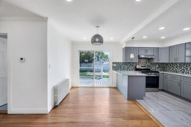 543 Coolidge Avenue, Rockville Centre, NY 11570