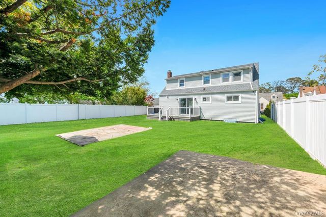543 Coolidge Avenue, Rockville Centre, NY 11570
